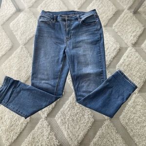 Gently worn Free People mid rise slim straight leg jeans